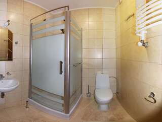 Отель Villa Loiza Буковель Стандартный двухместный номер с 2 отдельными кроватями-4